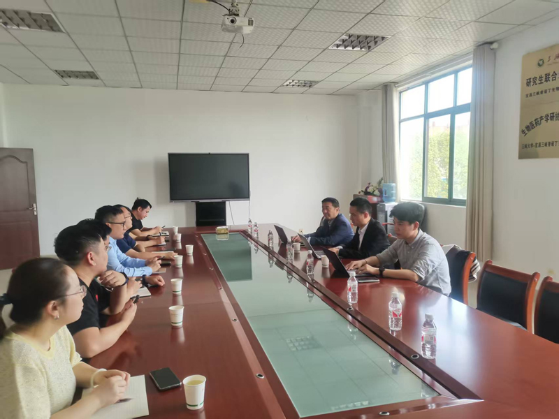 Chief Engineer Xu Weiren of Tianjin Pharmaceutical Research Institute and his experts came to our company for discussion
